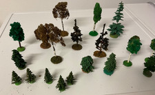 20 alte Bäume für Eisenbahn